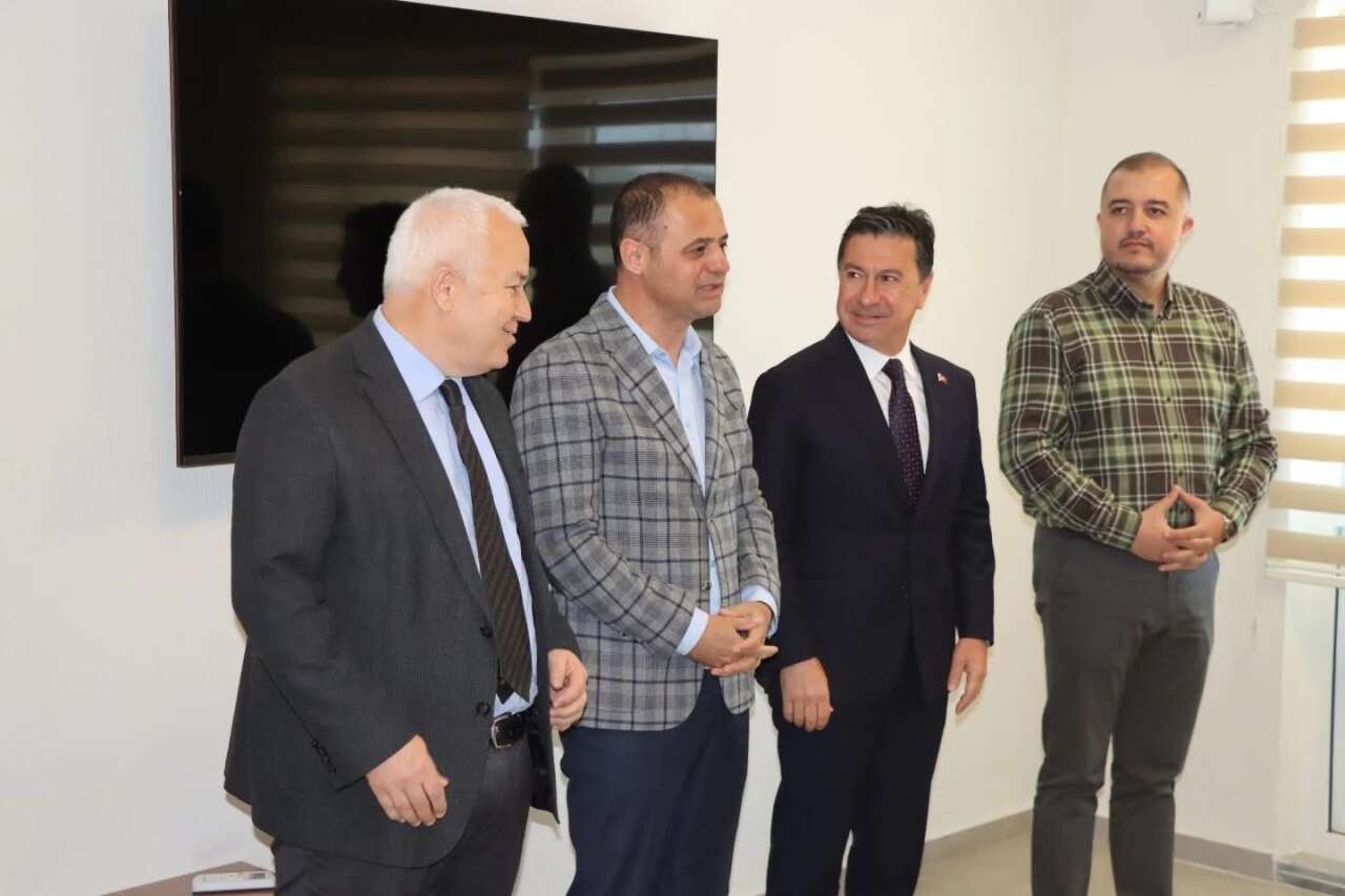 Muğlaspor’a Final Öncesi Moral Ziyareti: Başkan Aras ve Karakuş Takımla Buluştu 1